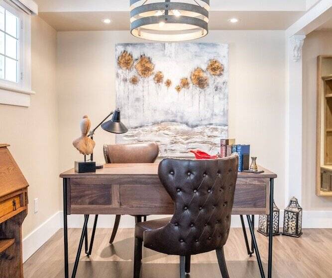 Kelowna Bed And Breakfast