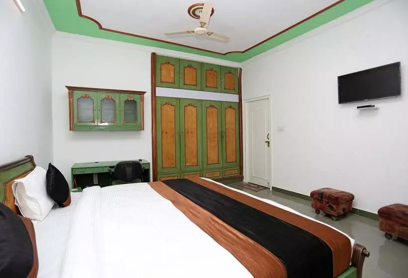 Oyo 11069 Hotel Star Inn