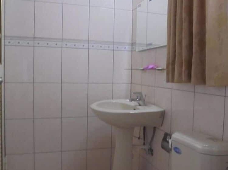 Antique Courtyard B&b