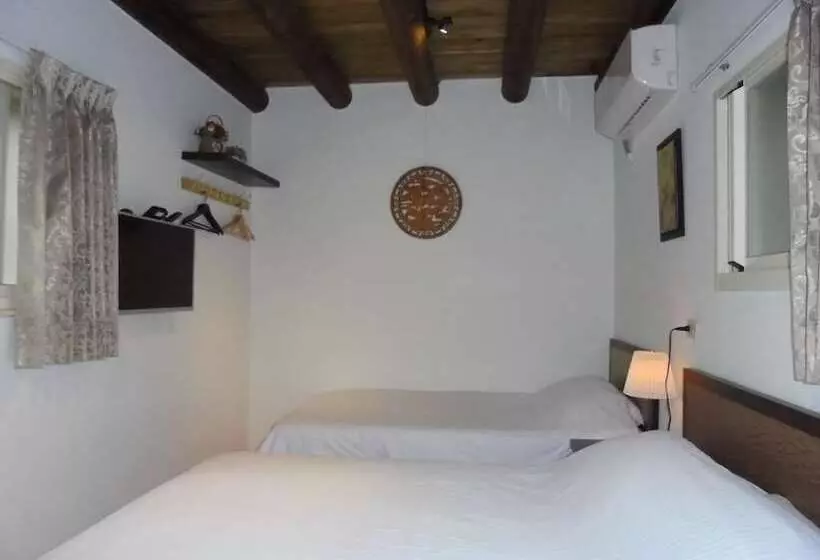 Antique Courtyard B&b