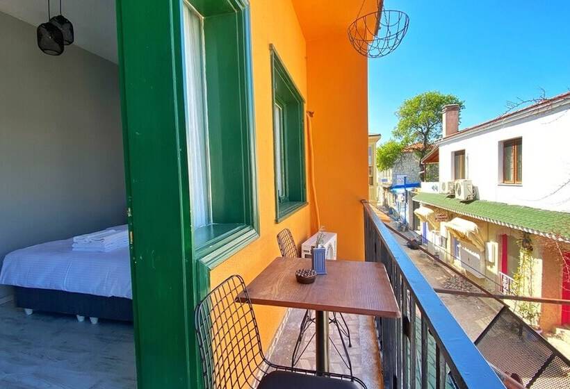 Bed and Breakfast Zer Suites Alaçatı