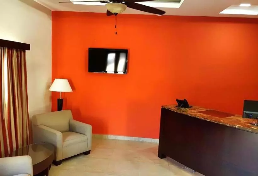 هتل El Viejo Inn