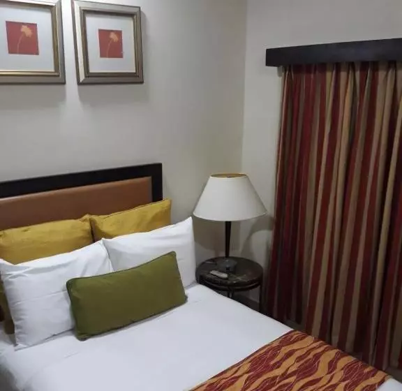 هتل El Viejo Inn