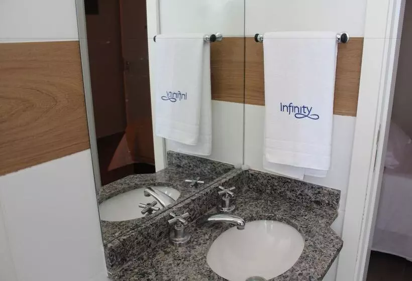 Hotelli Infinity