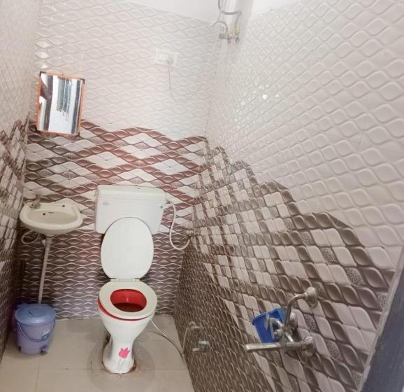 Hotel Veera S Hostel