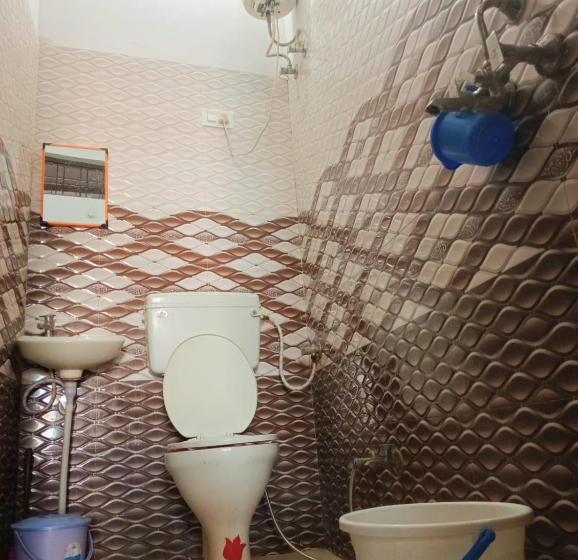 Hotel Veera S Hostel