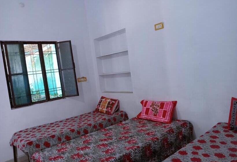 Hotel Veera S Hostel