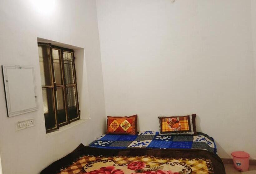 Hotel Veera S Hostel