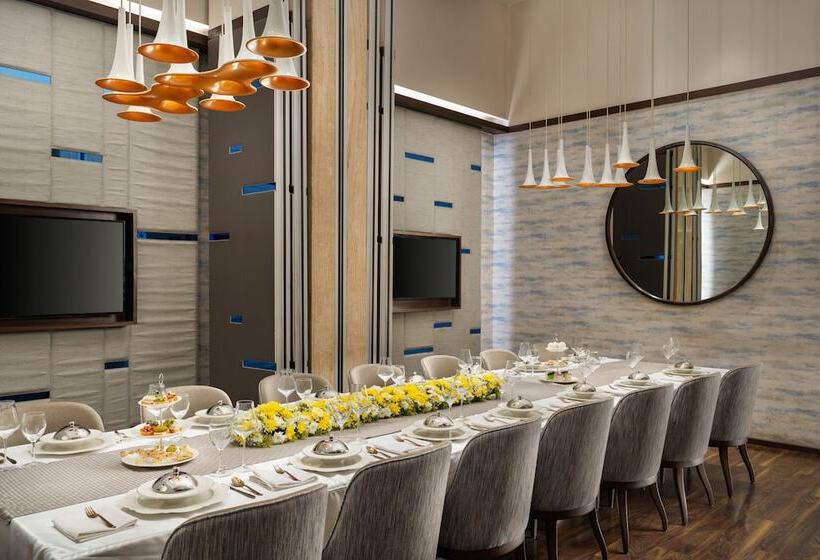 בית מלון כפרי Wow Crest, Indore   Ihcl Seleqtions