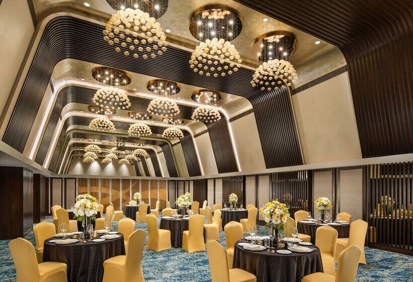 בית מלון כפרי Wow Crest, Indore   Ihcl Seleqtions