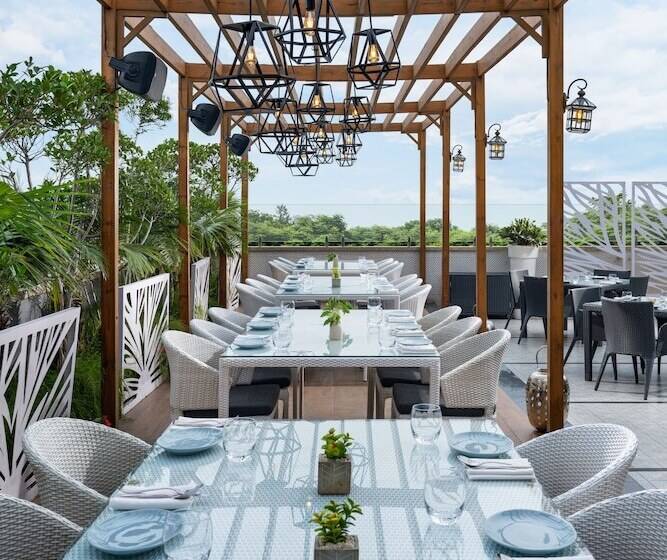 בית מלון כפרי Wow Crest, Indore   Ihcl Seleqtions