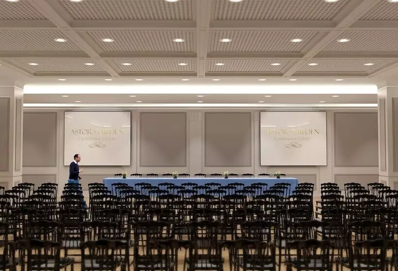 ホテル Astor Garden