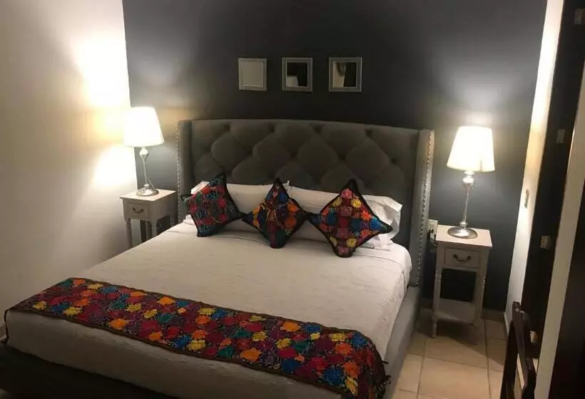 Del Centro Hotel Bernal
