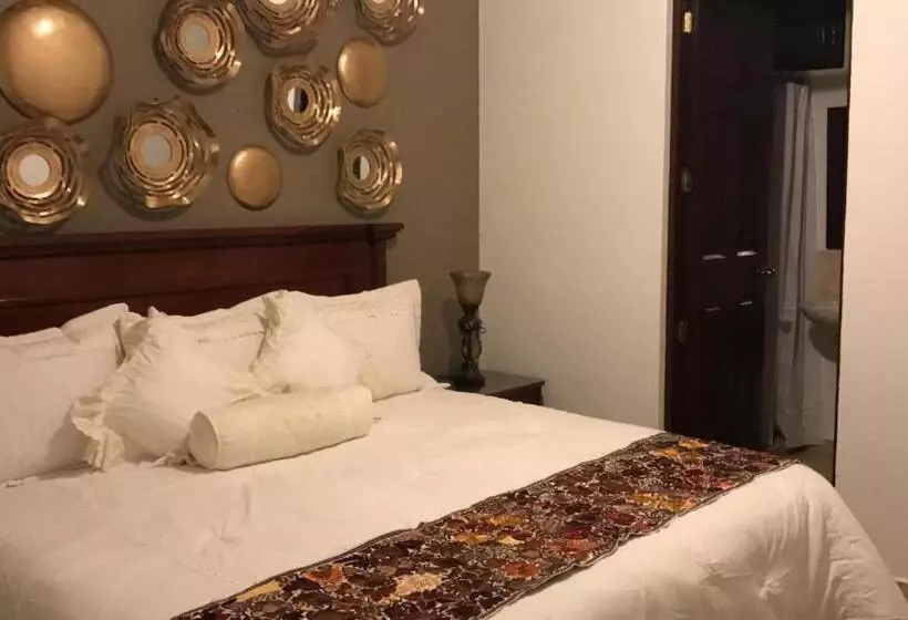 Del Centro Hotel Bernal