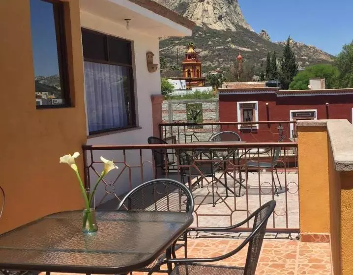 Del Centro Hotel Bernal