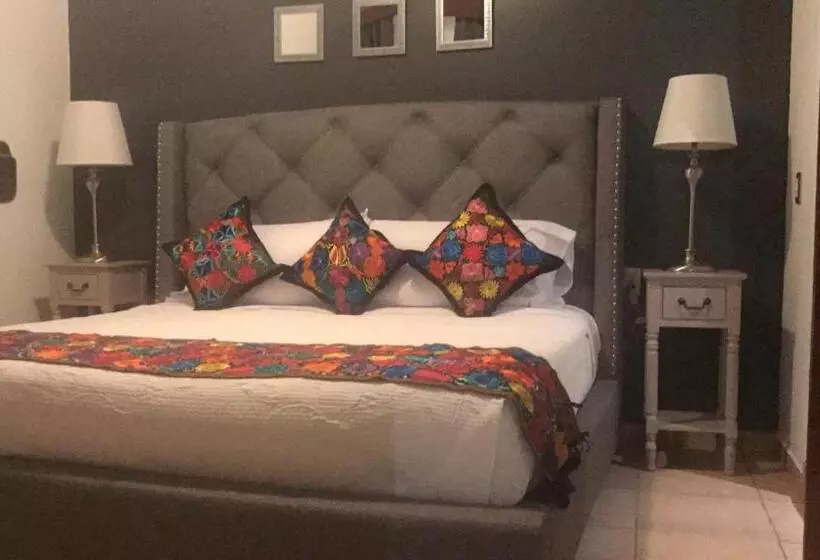 Del Centro Hotel Bernal