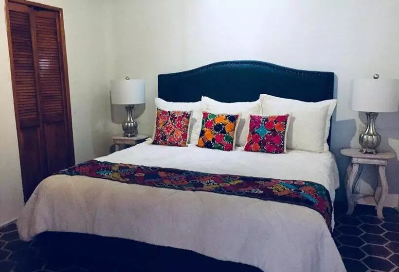 Del Centro Hotel Bernal