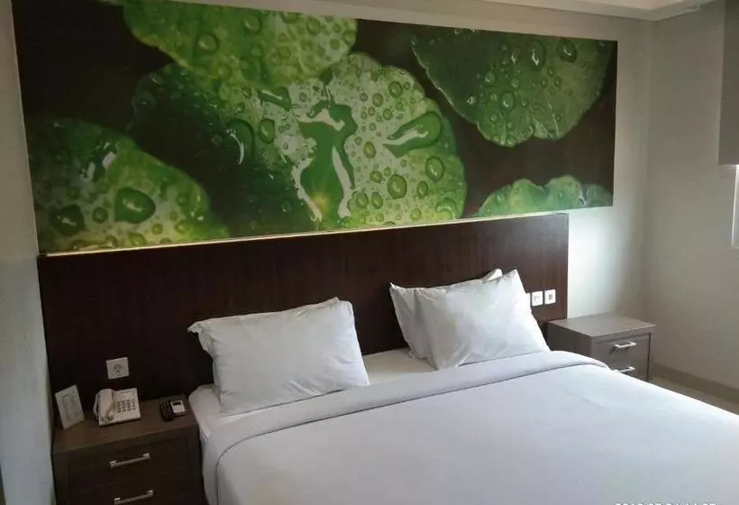 Hotelli Emerald