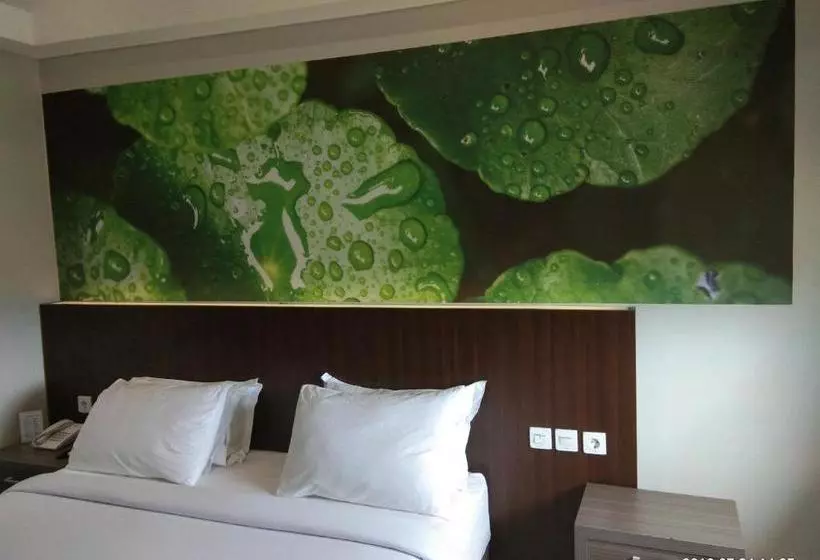 Hotelli Emerald