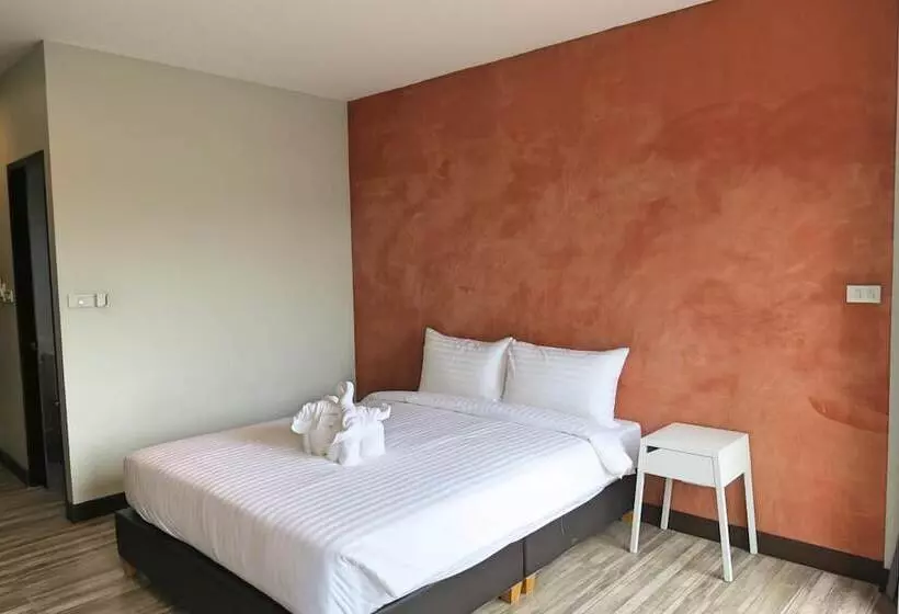 Good Morning Hotel At Takuapa