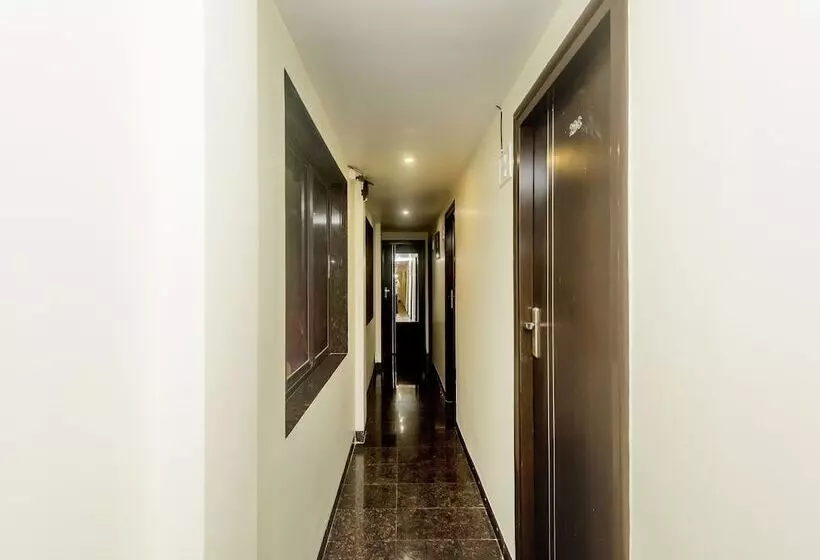 Oyo 11672 Hotel Shubham