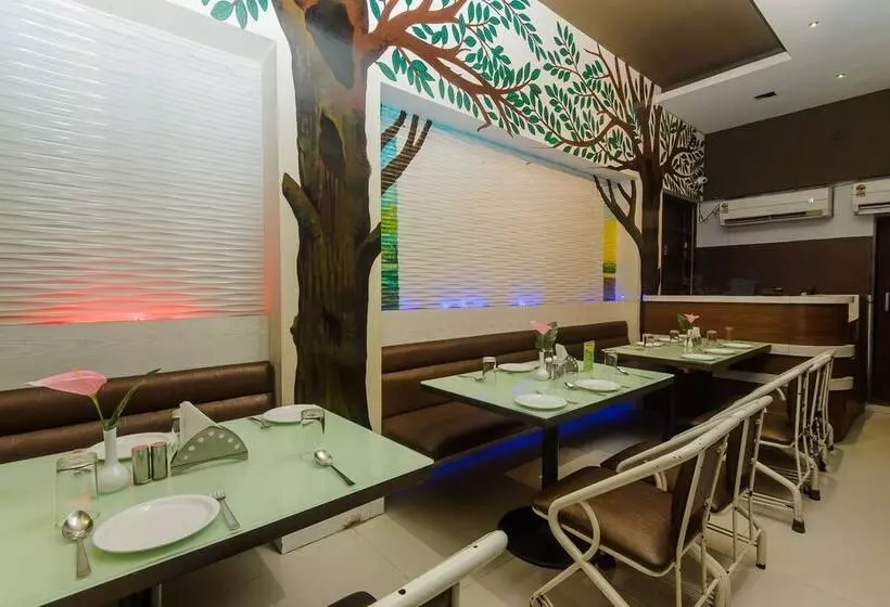 Oyo 11672 Hotel Shubham