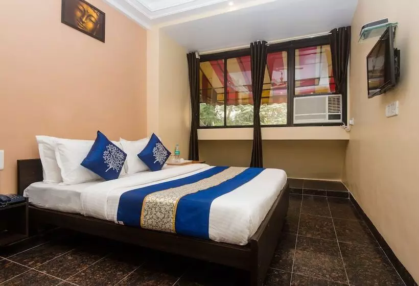 Oyo 11672 Hotel Shubham