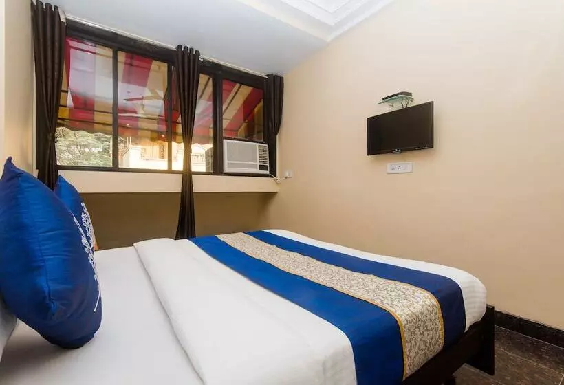 Oyo 11672 Hotel Shubham