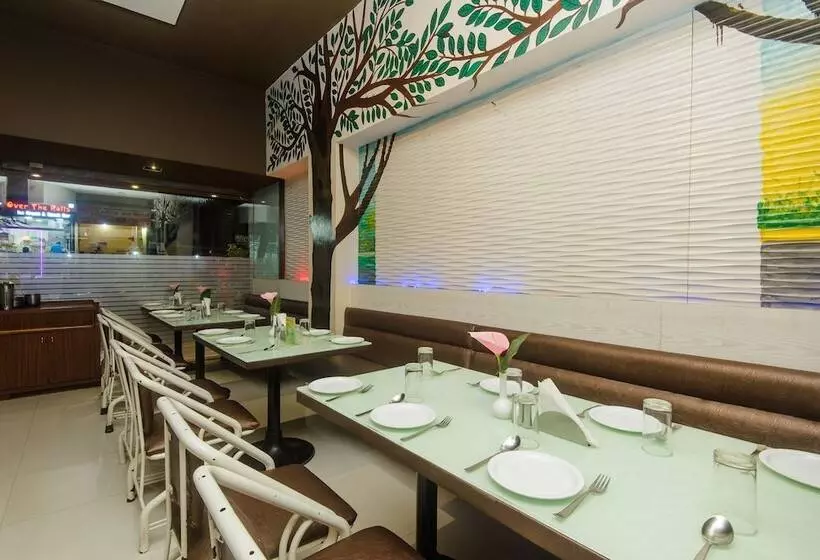 Oyo 11672 Hotel Shubham