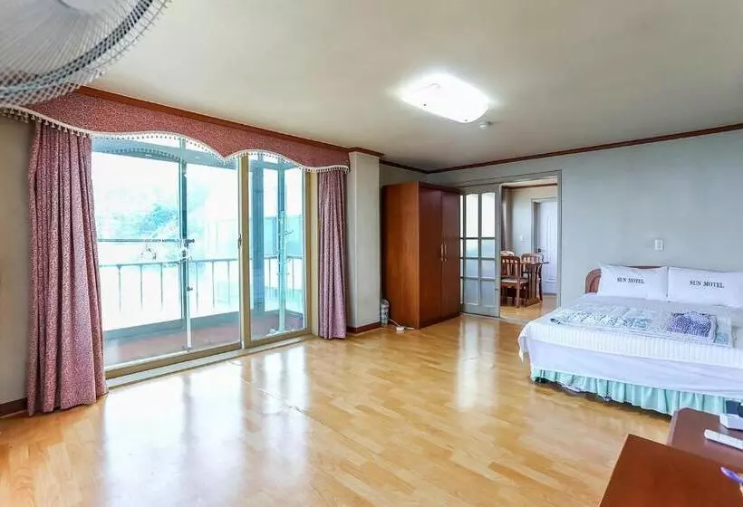 Sun Motel
