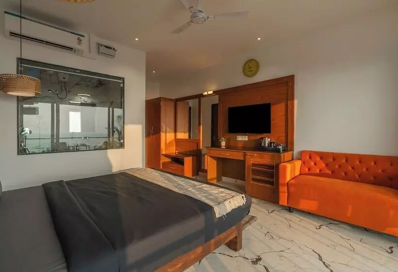 The Hosteller Goa, Mandrem