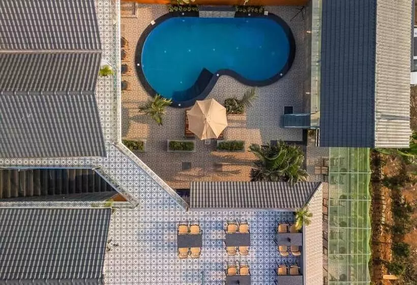 The Hosteller Goa, Mandrem
