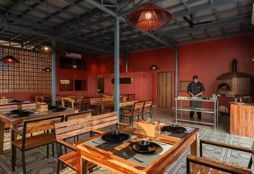 The Hosteller Goa, Mandrem