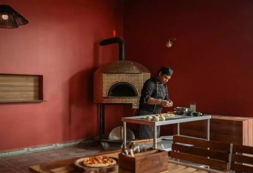 The Hosteller Goa, Mandrem