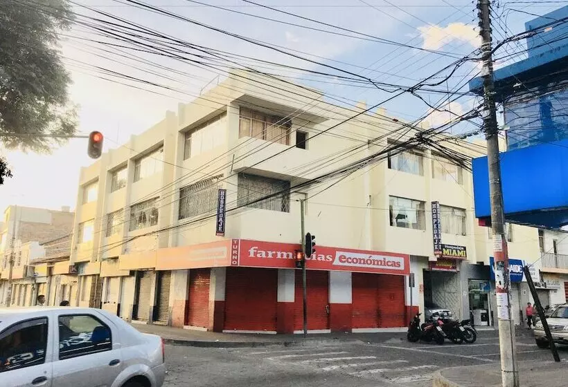 ホテル Hospedaje Miami