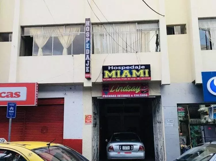 ホテル Hospedaje Miami