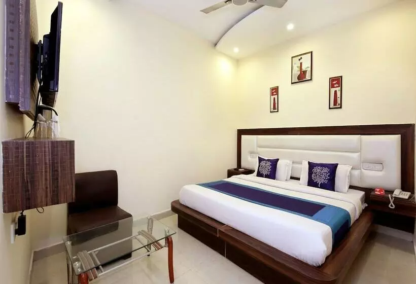 Oyo 10145 Hotel Jk