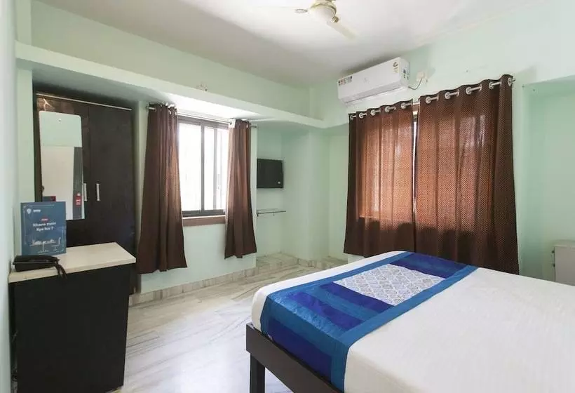 Oyo 10244 Hotel Krishna Inn