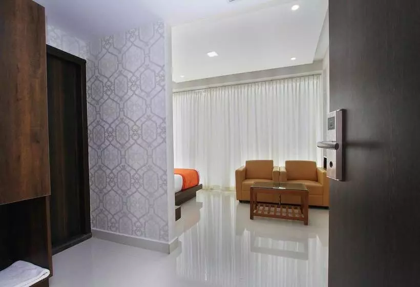 Oyo 10324 Hotel Prince Inn