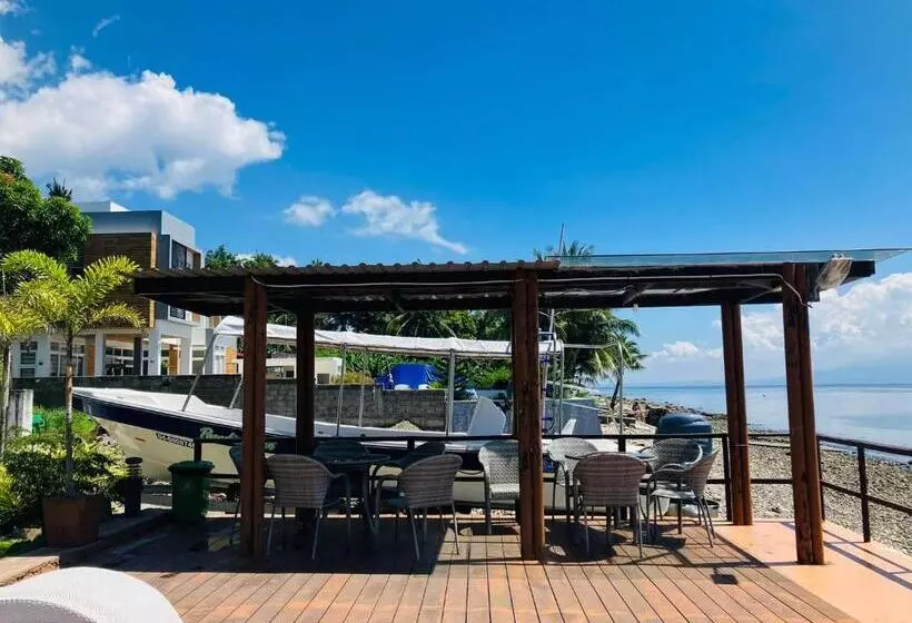 استراحتگاه Paradiso Rito Waterfront Oasis