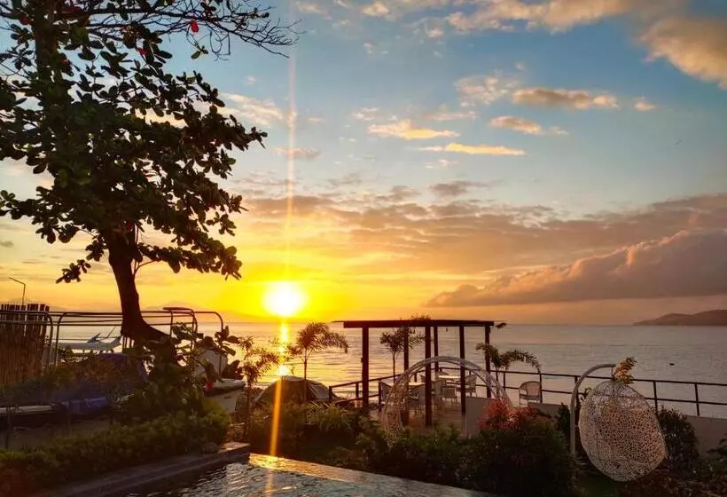 استراحتگاه Paradiso Rito Waterfront Oasis