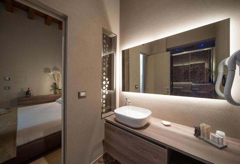 تختخواب و صبحانه Antica Dimora Luxury Rooms