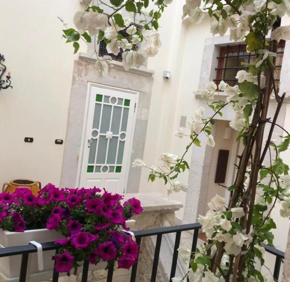 تختخواب و صبحانه Antica Dimora Luxury Rooms