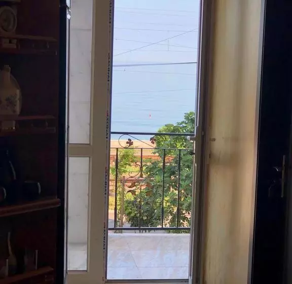 تختخواب و صبحانه Merab House