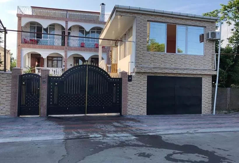 تختخواب و صبحانه Merab House