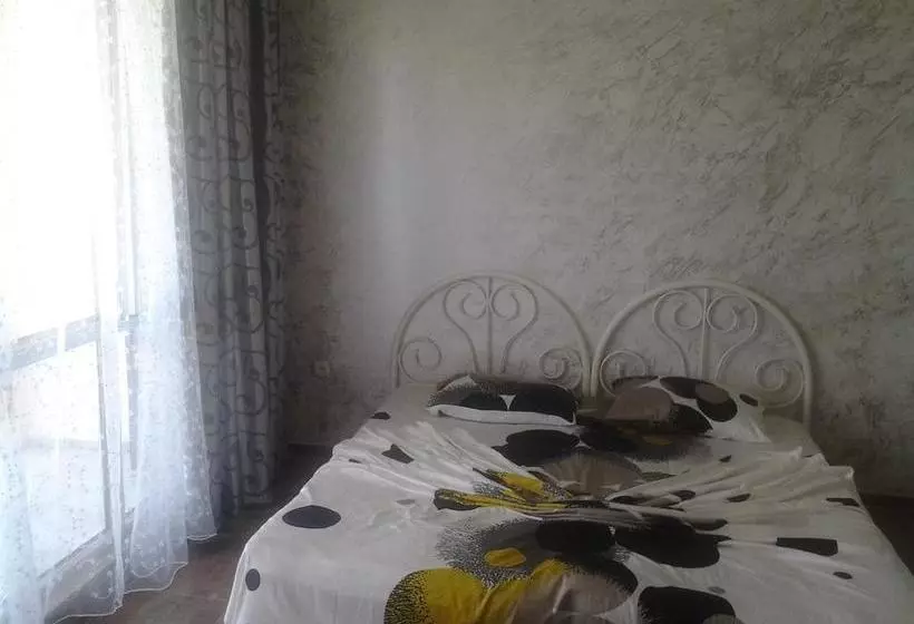 تختخواب و صبحانه Merab House