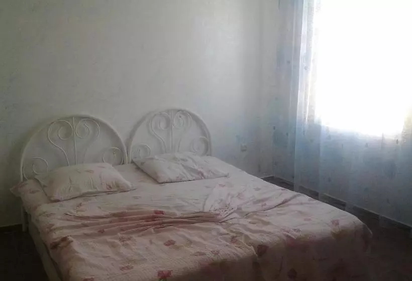 تختخواب و صبحانه Merab House