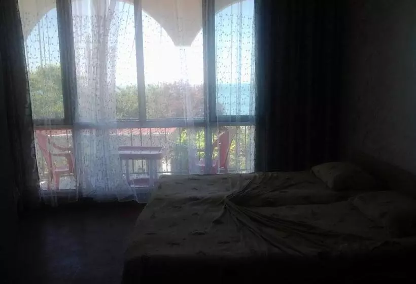 تختخواب و صبحانه Merab House