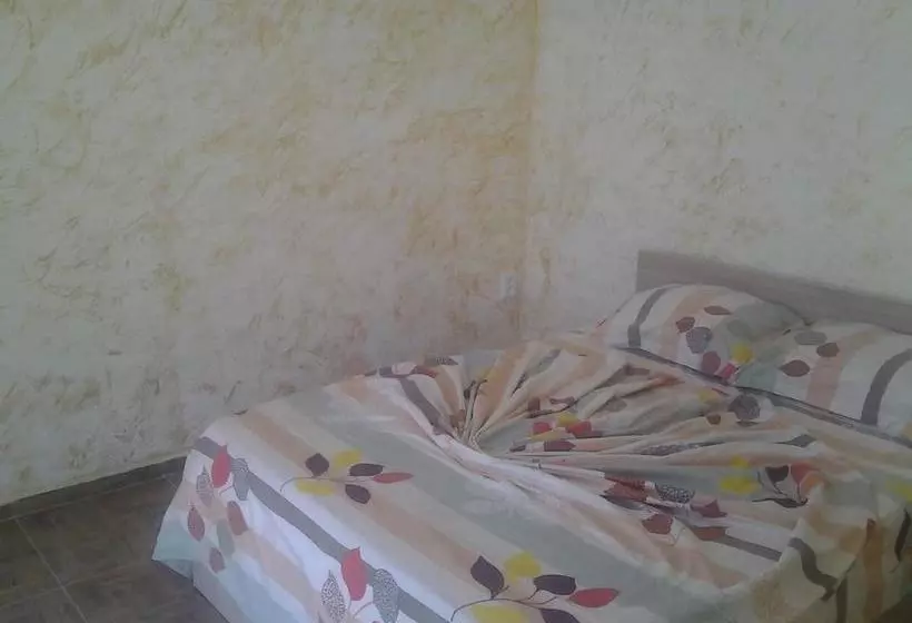 تختخواب و صبحانه Merab House