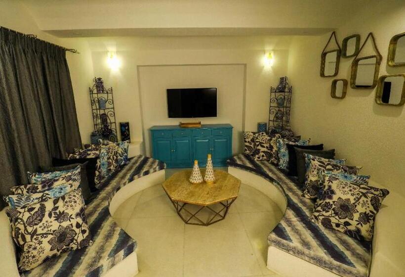 هتل Pramod House Of Classics